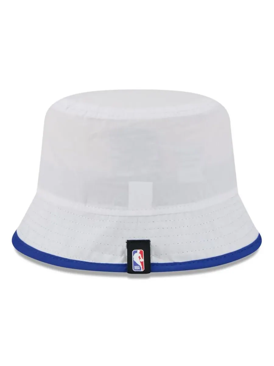 New Era Мужская нейлоновая панама белого/королевского цвета с символикой Golden State Warriors — изображение 4 из 4, белый