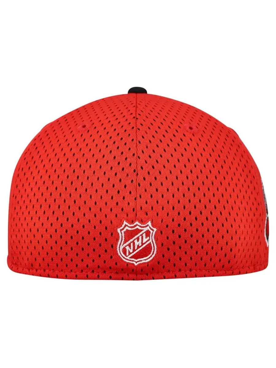 New Era Мужская двухцветная кепка New Jersey Devils с сетчатой короной, красно-черная, модель — изображение 2 из 4