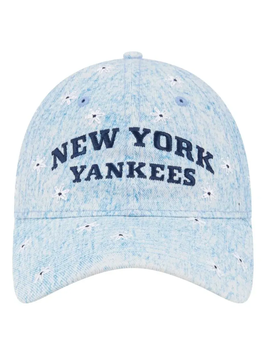 Кепка с вышивкой ромашек New York Yankees Daisy All Over 9TWENTY New Era — изображение 4 из 5, светлый синий