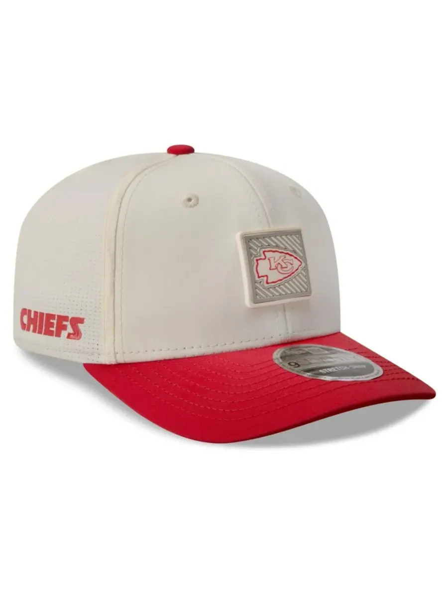 Кепка New Era 9SEVENTY с козырьком