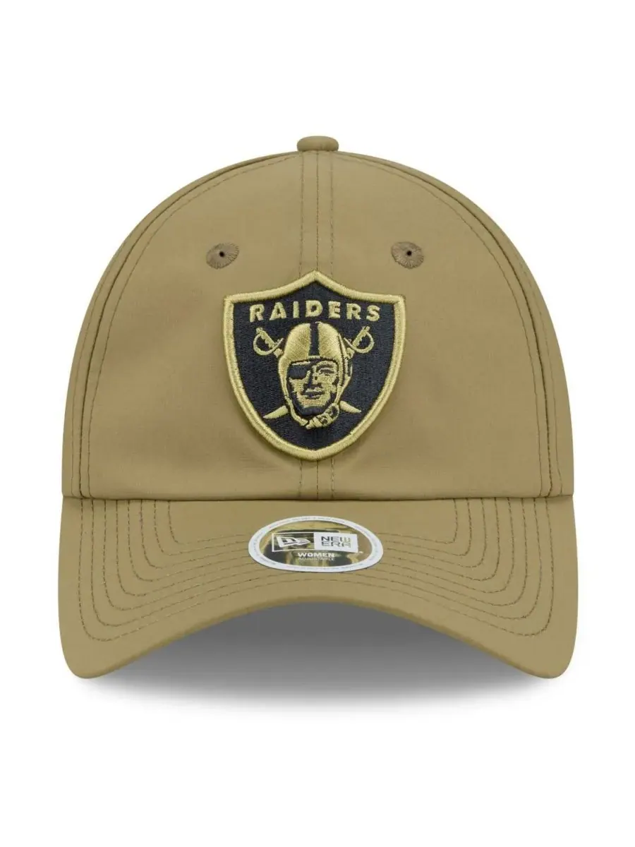 New Era Женская зеленая регулируемая кепка Las Vegas Raiders 2025 Salute to Service с символикой — изображение 2 из 4