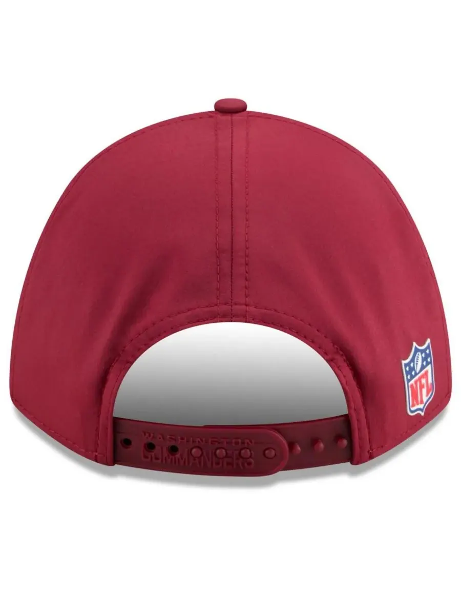 New Era Мужская бордовая кепка Washington Commanders 2025 Sideline M-Crown 9FORTY с регулируемой — изображение 3 из 5