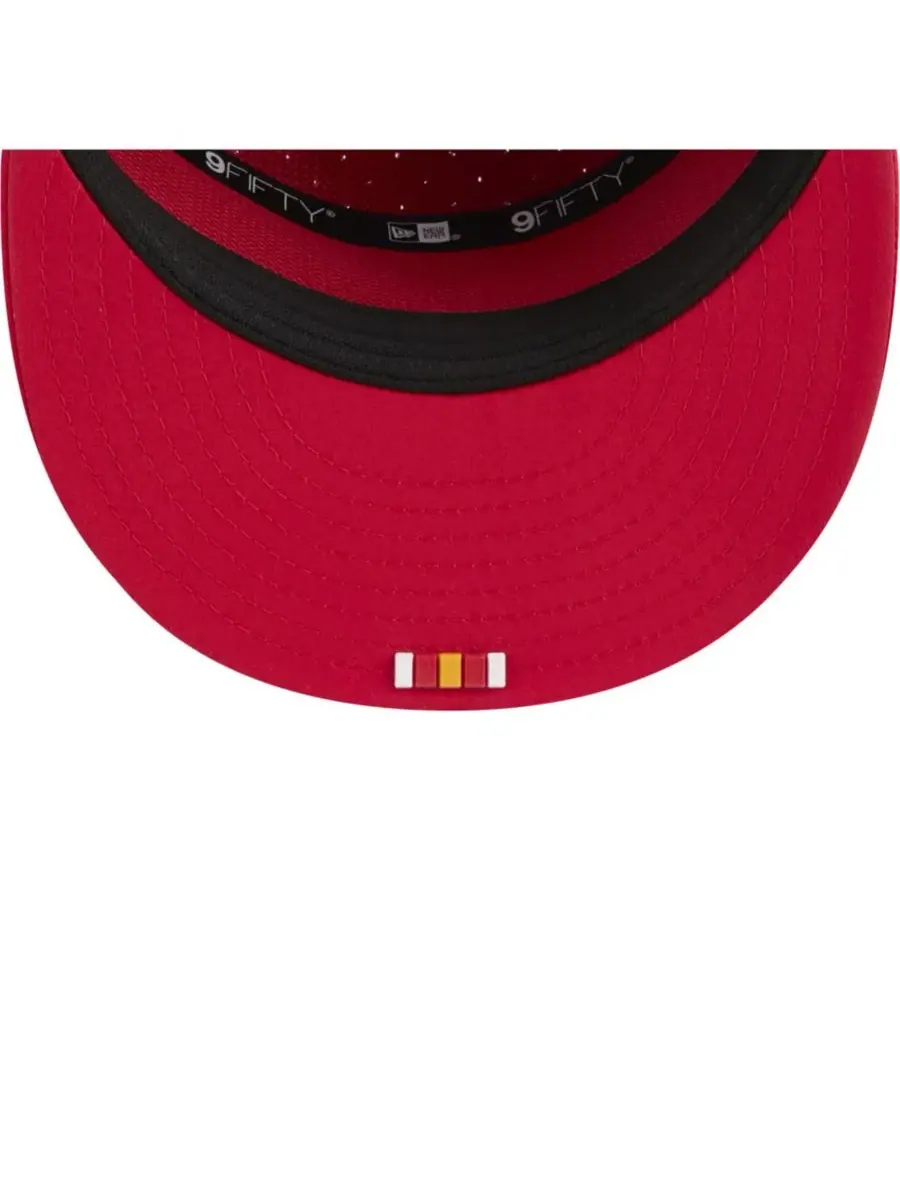 New Era Мужская красная бейсболка Kansas City Chiefs 2025 Sideline Split Panel 9FIFTY Snapback — изображение 3 из 5, красный