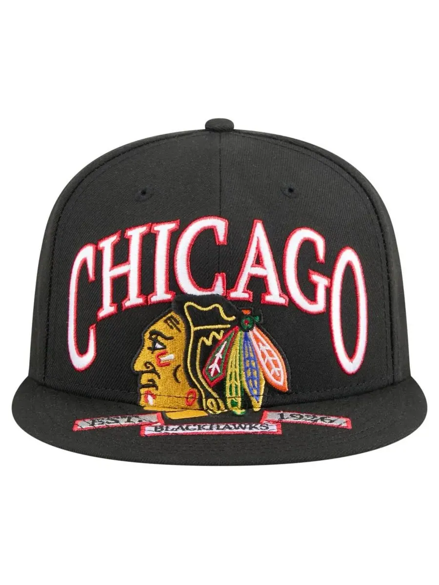 New Era Мужская черная кепка Chicago Blackhawks Oversized Arch 59Fifty Fitted Hat — изображение 2 из 4, черный