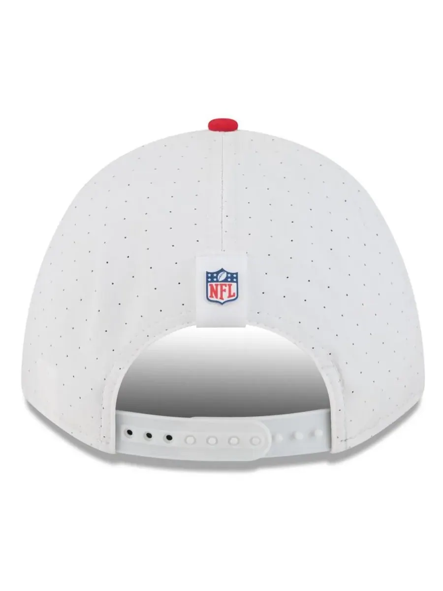 New Era Мужская бело-красная регулируемая кепка Kansas City Chiefs 2025 NFL Training Camp A-Frame — изображение 2 из 4