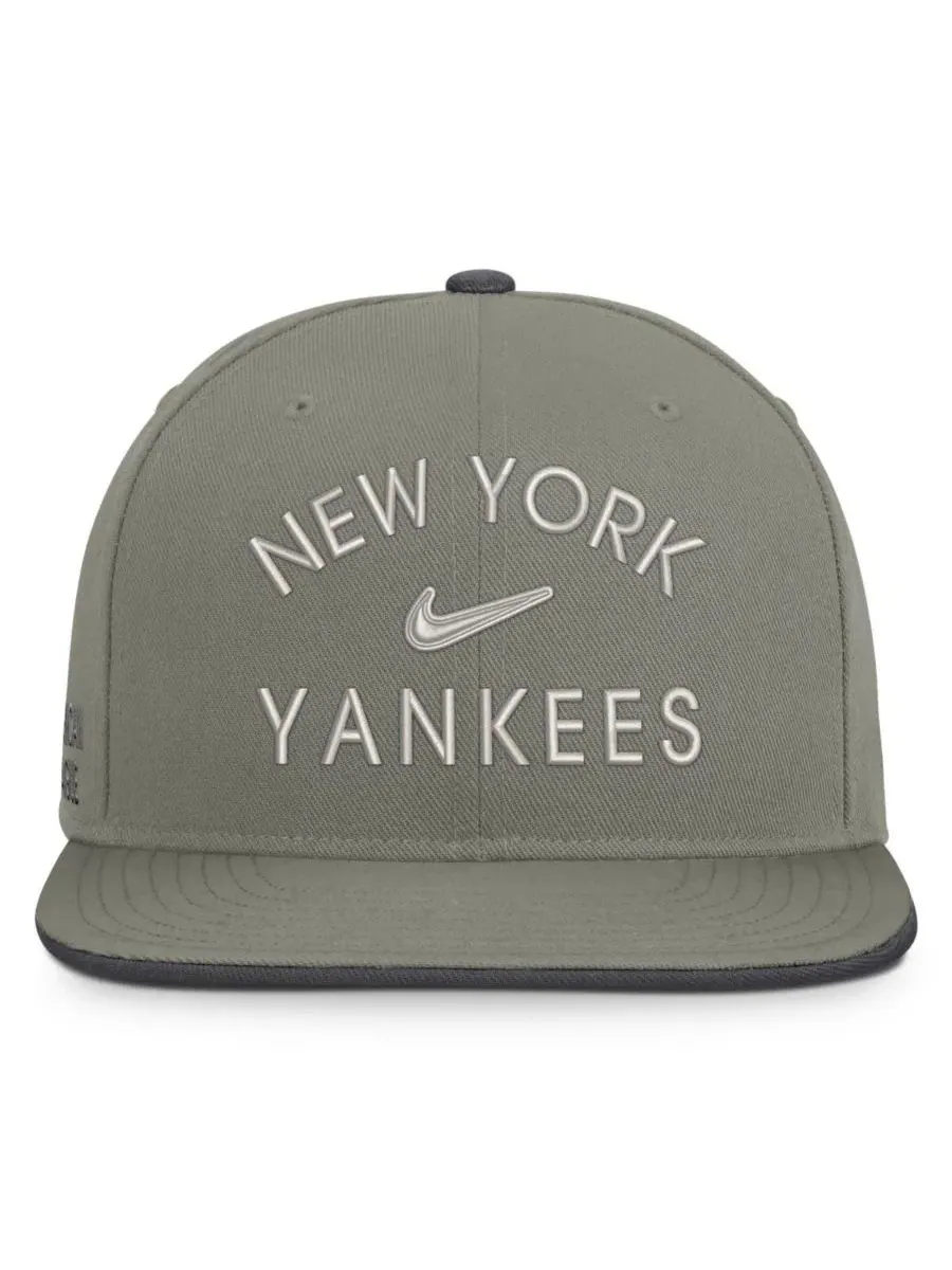Кепка-снэпбек с вышивкой New York Yankees Nike — изображение 2 из 5, серый