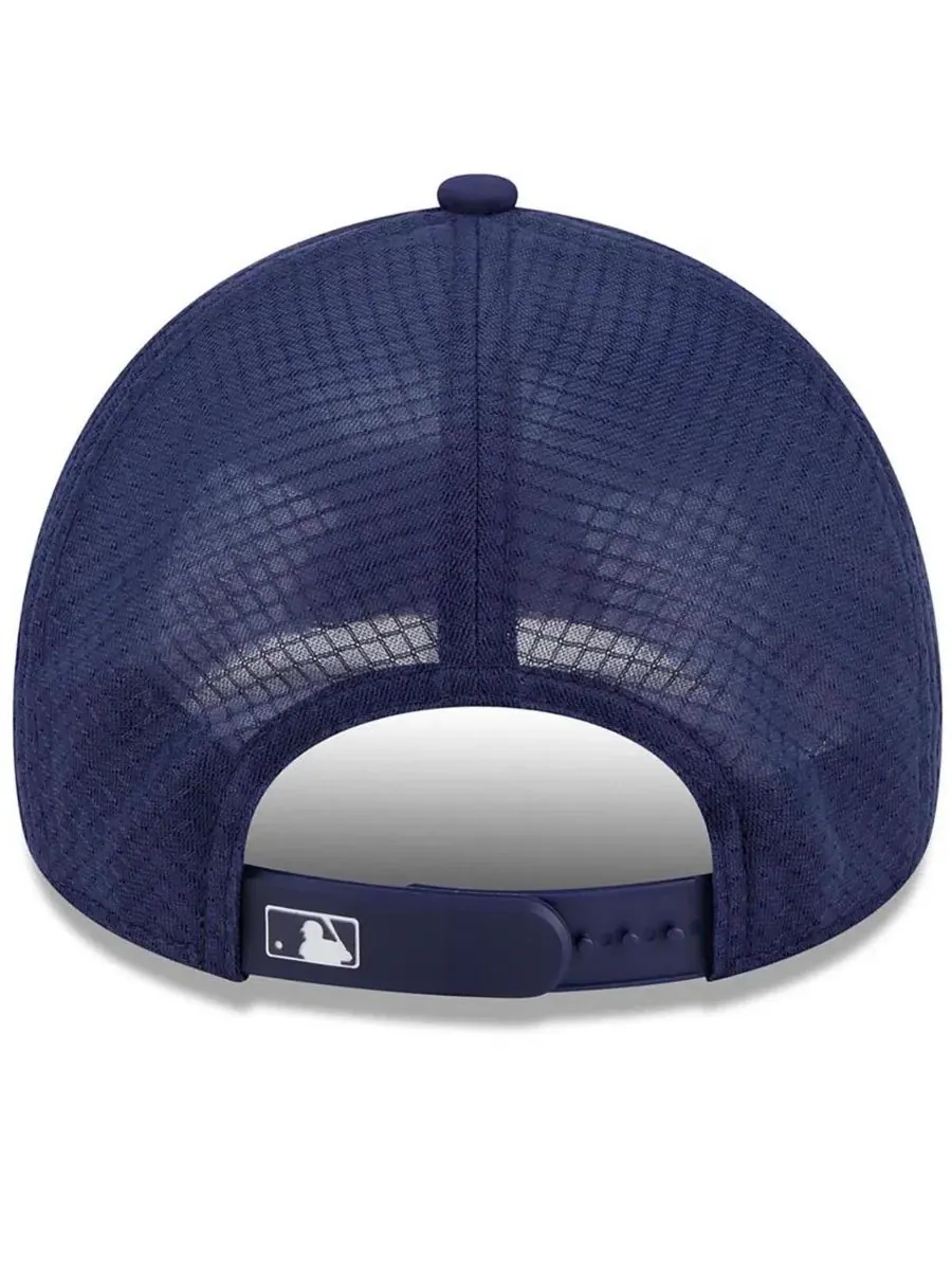 Кепка с эмблемой Milwaukee Brewers, модель 2026 Batting Practice Alternate Apex 9FORTY New Era — изображение 2 из 4