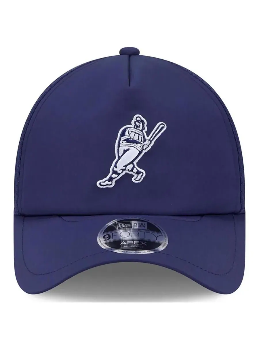 Кепка с эмблемой Milwaukee Brewers, модель 2026 Batting Practice Alternate Apex 9FORTY New Era — изображение 4 из 4