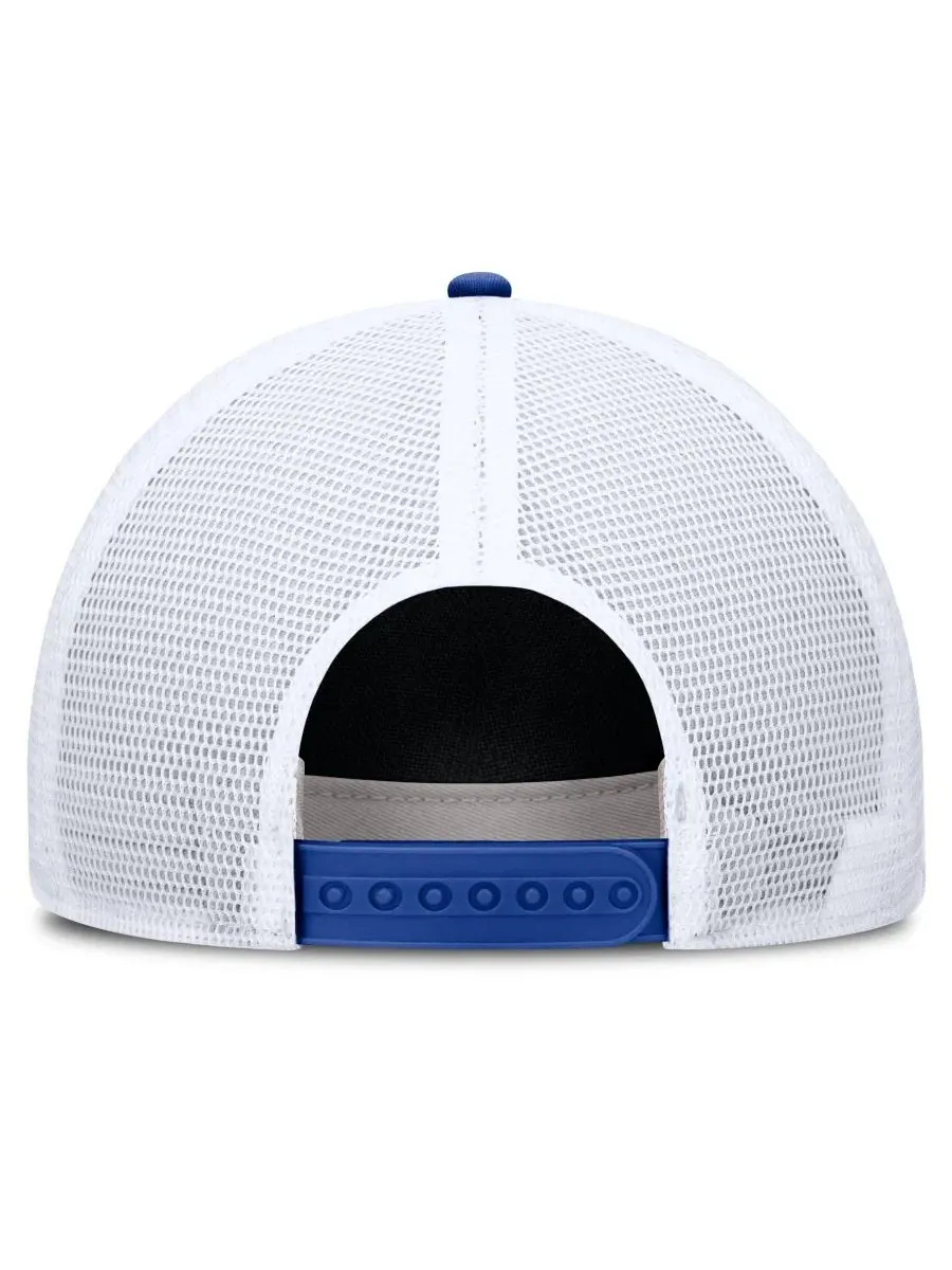 Кепка-тракер с вышивкой Kentucky Wildcats, модель On-Field Gameday 2026 Nike — изображение 4 из 4, белый