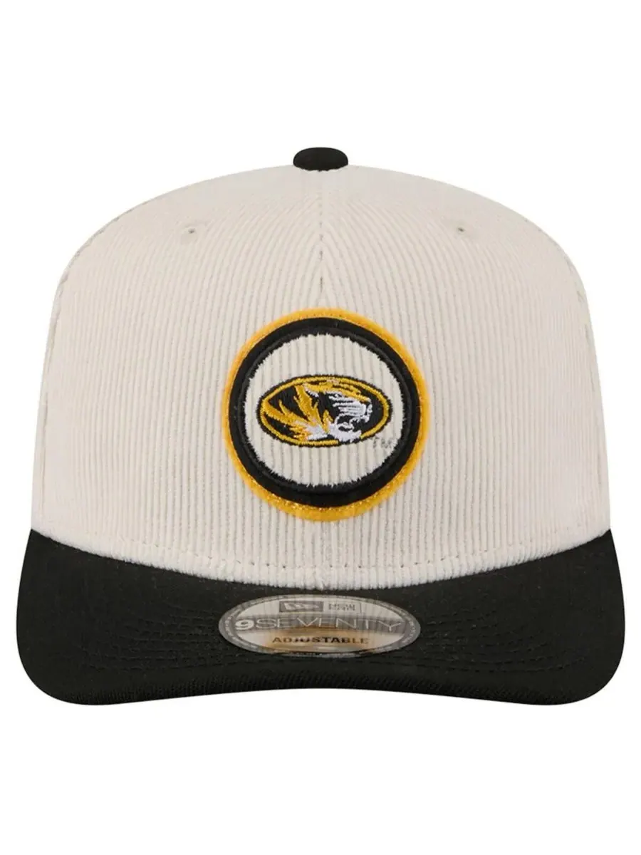 New Era Мужская регулируемая кепка Missouri Tigers Loyal Corduroy 9SEVENTY кремового/черного цвета — изображение 5 из 5
