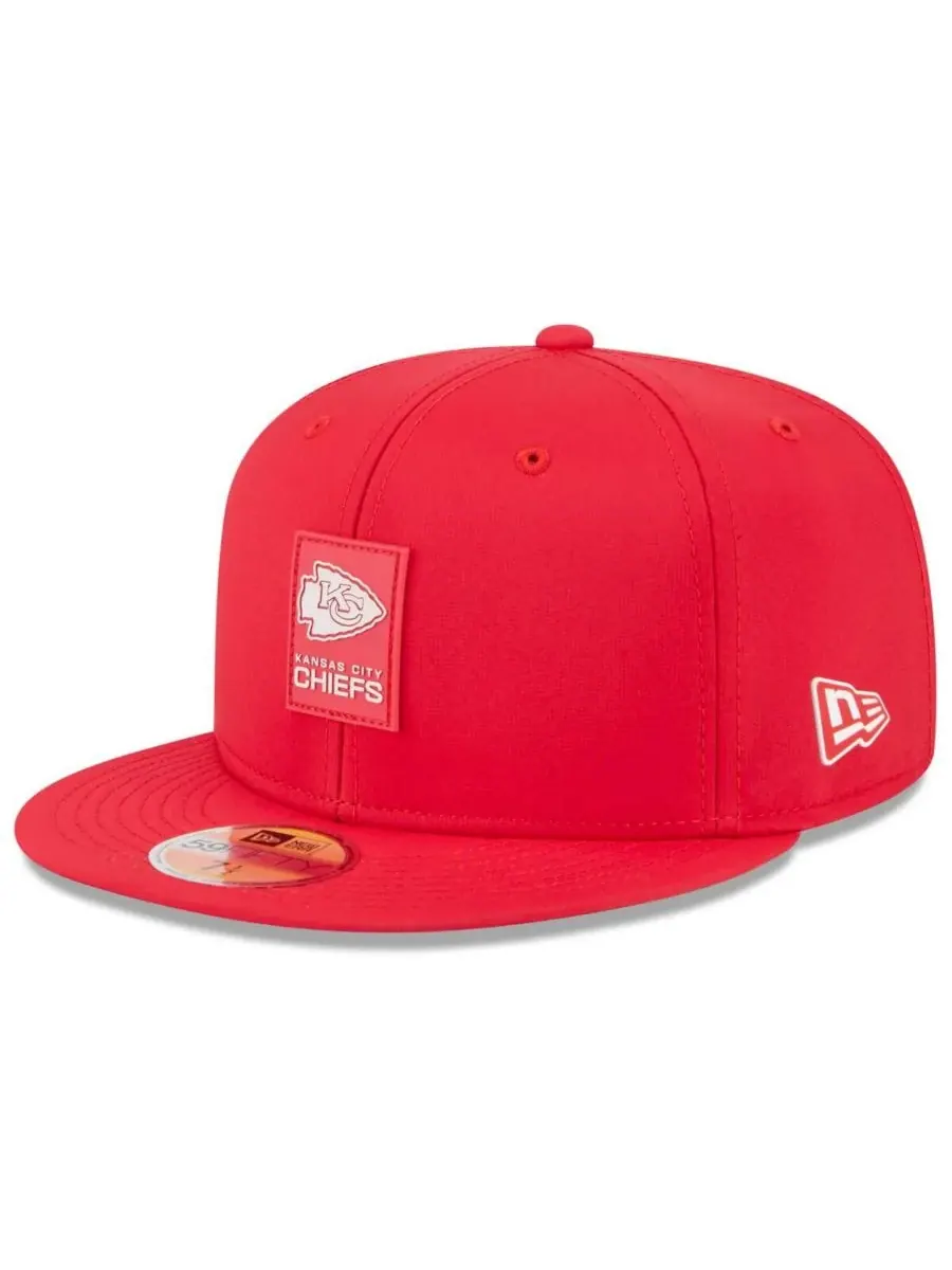 New Era Мужская красная бейсболка Kansas City Chiefs 2025 Sideline 59FIFTY