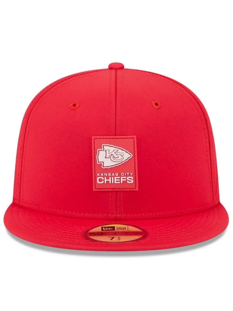 New Era Мужская красная бейсболка Kansas City Chiefs 2025 Sideline 59FIFTY — изображение 5 из 5, красный