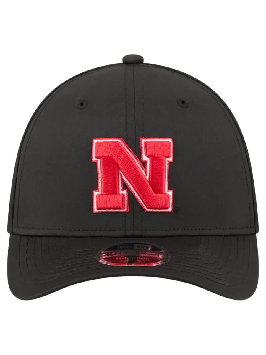 Кепка с вышивкой Nebraska Huskers 39THIRTY M-Crown Flex Fit New Era — изображение 5 из 5, черный