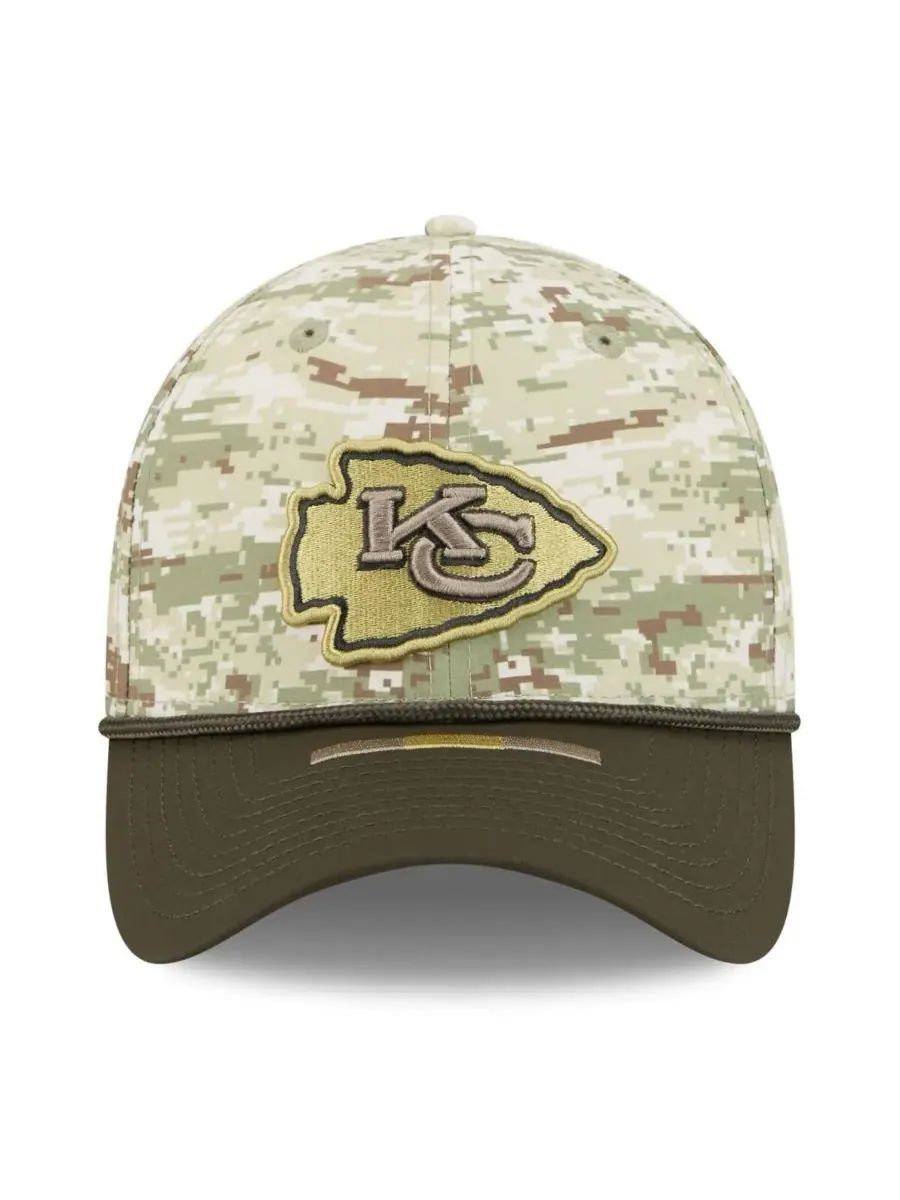 New Era Мужская кепка Camo/Dark Green/Dark Green Kansas City Chiefs 2025 Salute to Service 39THIRTY — изображение 4 из 4