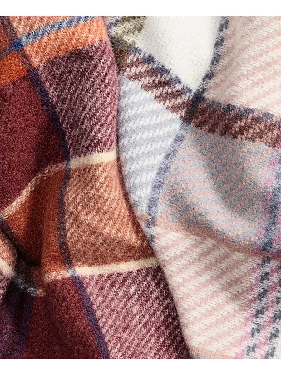 Шарф-треугольник с пледовым принтом Overscale Plaid Triangle Style & Co — изображение 4 из 4, красный