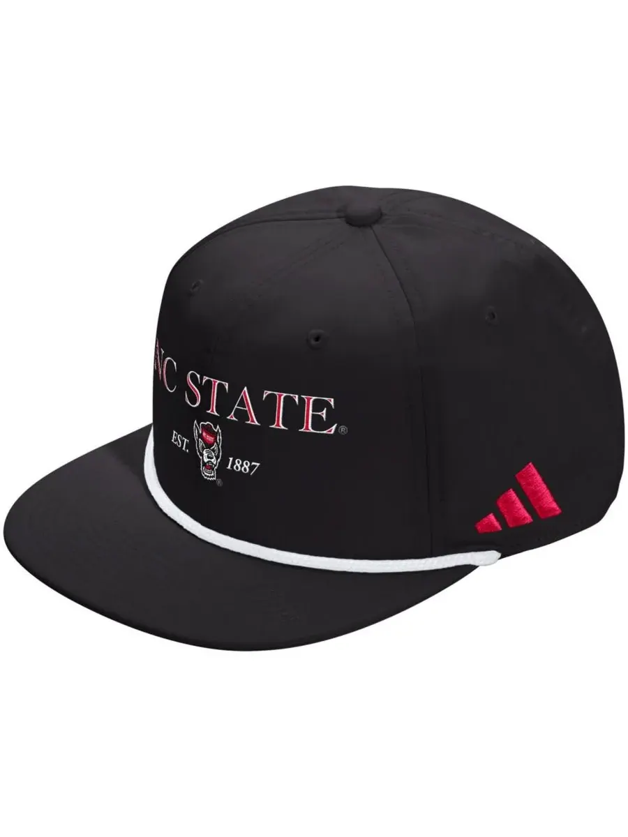 Adidas Мужская и женская черная регулируемая кепка с символикой команды NC State Wolfpack
