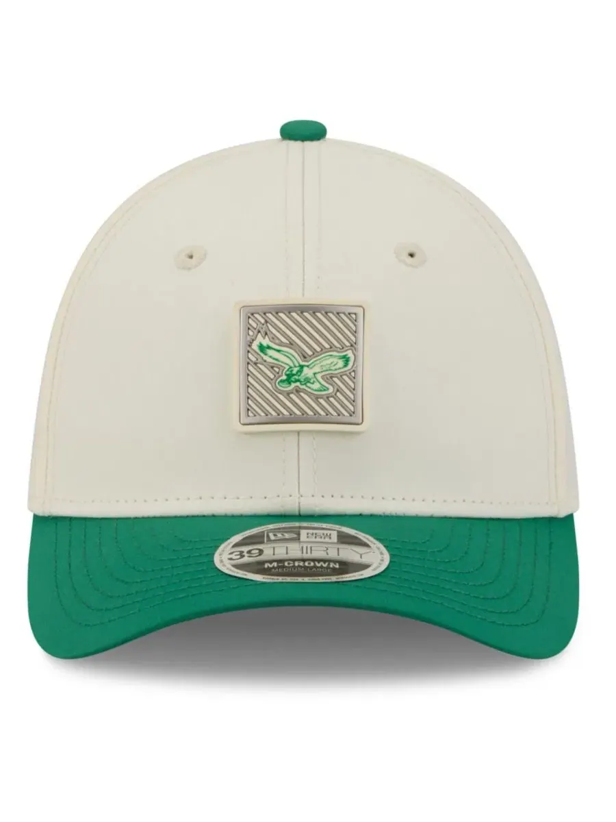 Бейсболка New Era Philadelphia Eagles 2026 NFL Training Camp 39THIRTY Flex Hat — изображение 3 из 5, кремовый зеленый