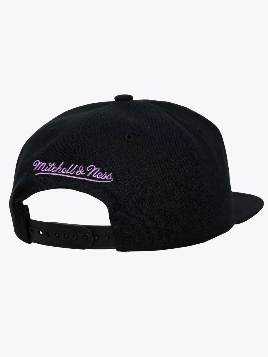 Кепка-снэпбек с вышивкой Old School Stacked Text Mitchell & Ness — изображение 3 из 4, черный