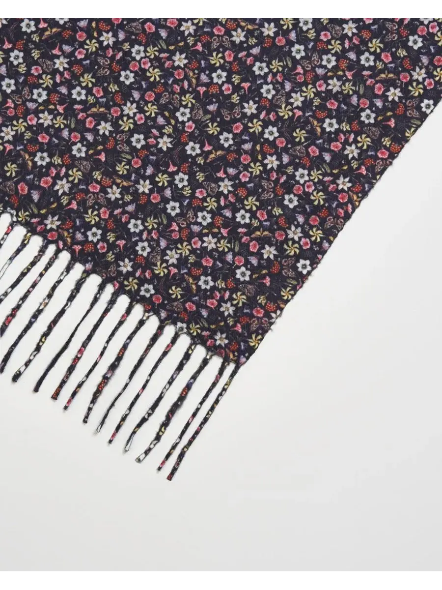 Шарф с кистями, флоральный принт, Floral Ditsy Scarf with Tassels Fable England — изображение 2 из 3, темно-синий