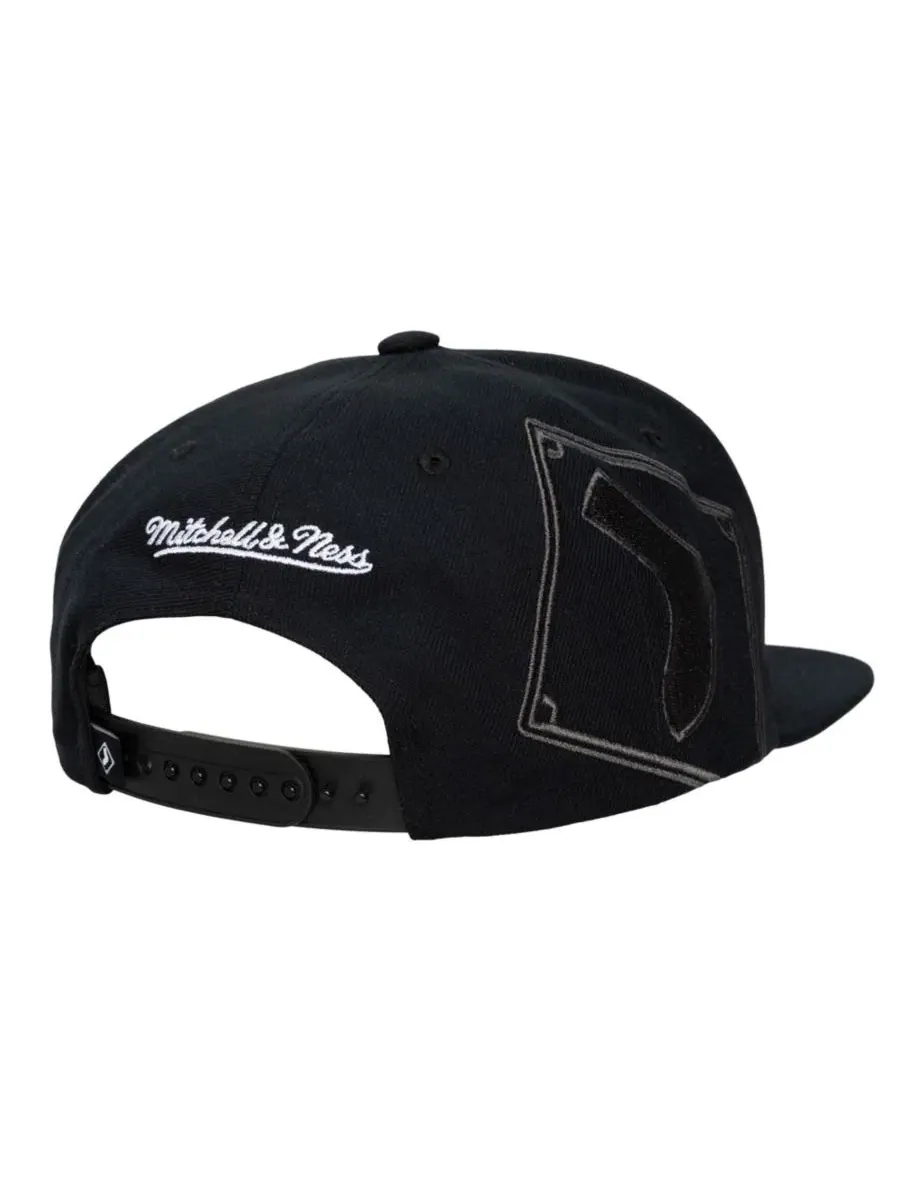 Кепка-снэпбек с вышивкой Chicago White Sox Mitchell & Ness — изображение 4 из 4, черный