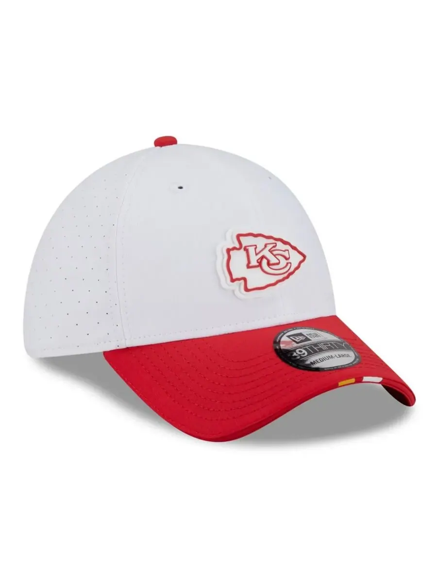 New Era Мужская бело-красная кепка Kansas City Chiefs 2025 NFL Training Camp 39THIRTY Flex Hat — изображение 3 из 4