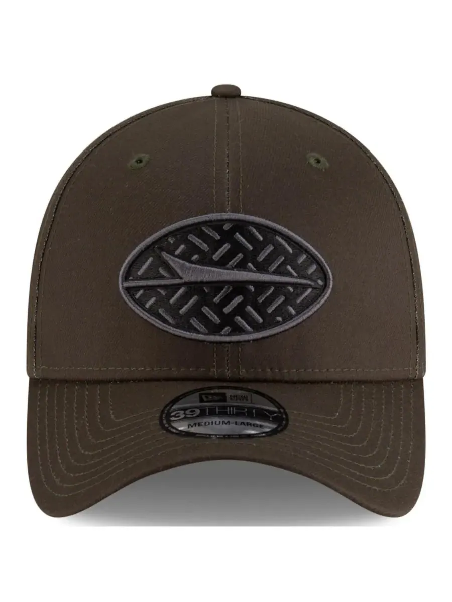 New Era Мужская темно-зеленая кепка New York Jets 2025 NFL Rivalries Sideline 39THIRTY Flex Hat — изображение 2 из 5