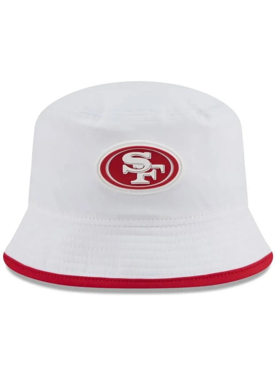 New Era Мужская белая панама San Francisco 49ers 2025 NFL Training Camp Stretch Bucket Hat — изображение 2 из 5, белый