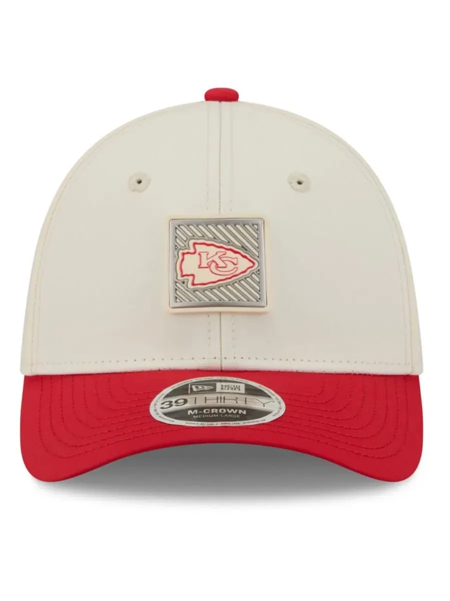 Кепка с козырьком Kansas City Chiefs 39THIRTY Flex Hat New Era — изображение 3 из 5, кремовый красный