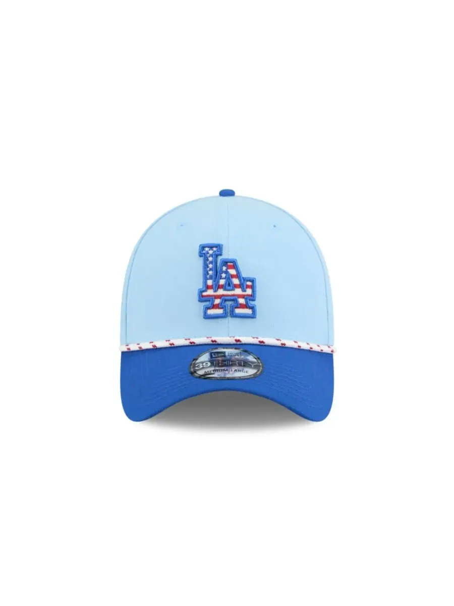 New Era Мужская светло-голубая/синяя кепка Los Angeles Dodgers 2025 Fourth of July 39THIRTY Flex Hat — изображение 5 из 6