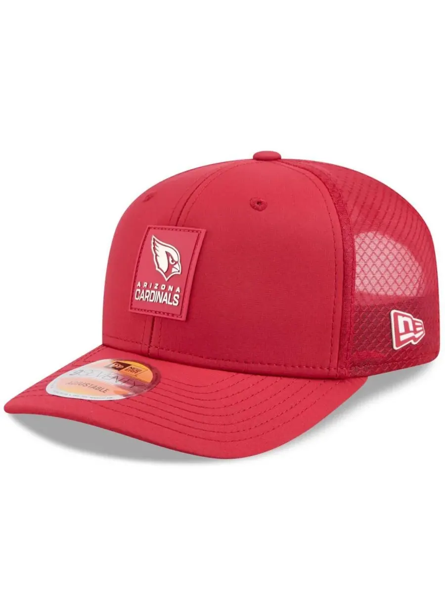 Мужская регулируемая кепка-тракер Cardinal Arizona Cardinals 2025 Sideline 9SEVENTY New Era