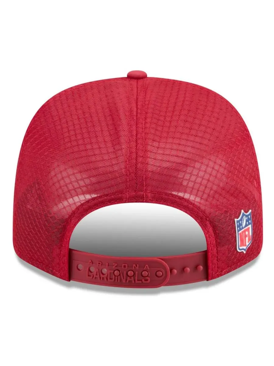 Мужская регулируемая кепка-тракер Cardinal Arizona Cardinals 2025 Sideline 9SEVENTY New Era — изображение 3 из 5, красный