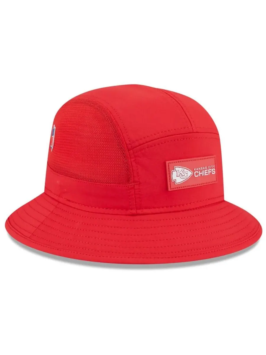 New Era Мужская красная панама Kansas City Chiefs 2025 Sideline — изображение 3 из 5, красный