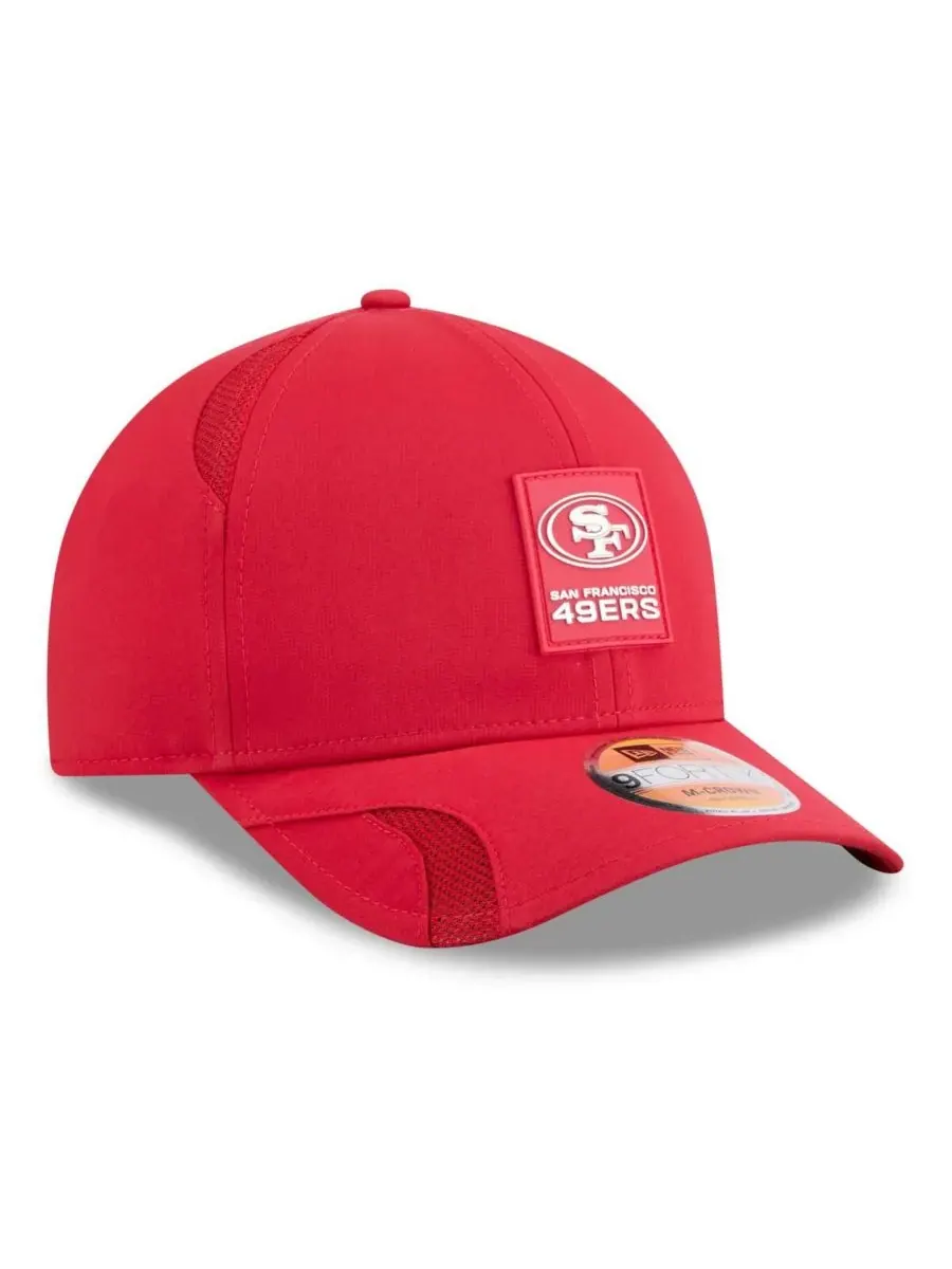 Мужская алая кепка San Francisco 49ers 2025 Sideline M-Crown 9FORTY с регулируемой застежкой New Era — изображение 4 из 5