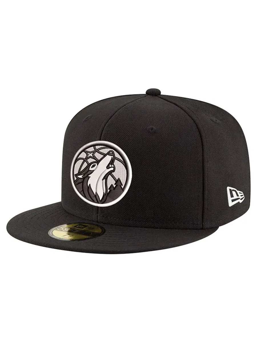 Кепка с высокой тульей, вышивкой New Era