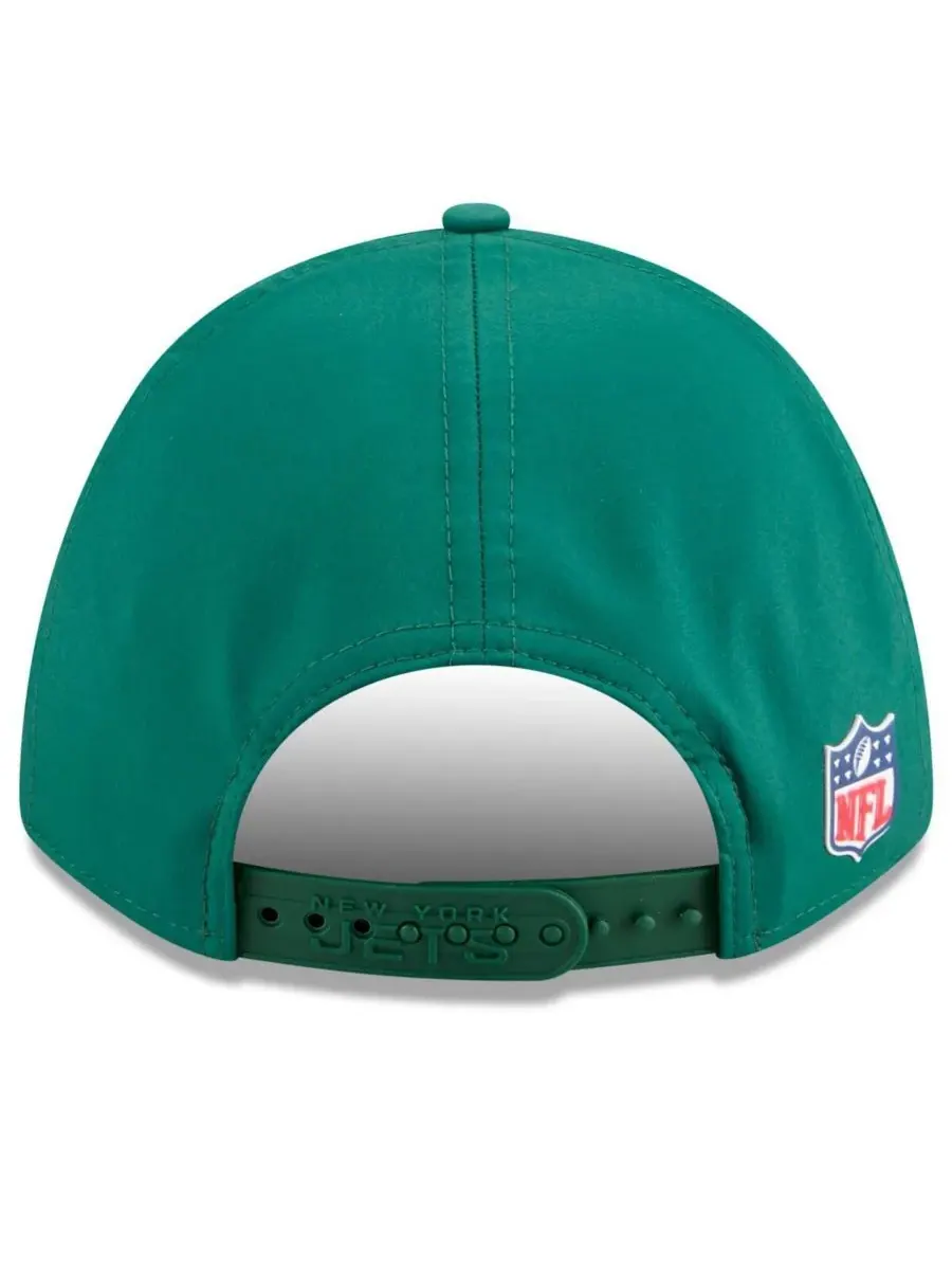 New Era Мужская зеленая кепка New York Jets 2025 Sideline M-Crown 9FORTY с регулируемым размером — изображение 2 из 5