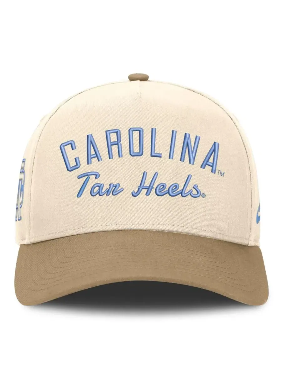 Бейсболка Nike Legacy Rise с вышивкой North Carolina Tar Heels — изображение 2 из 4, натуральный бежевый