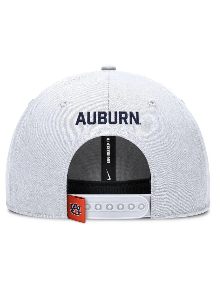 Nike Мужская белая бейсболка Auburn Tigers 2025 с регулируемым размером для игрового дня на поле — изображение 4 из 4, белый