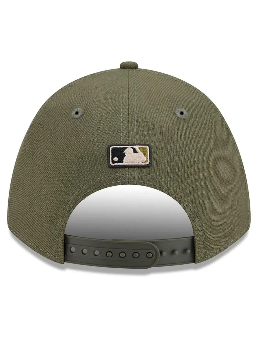 Кепка New Era 2026 Armed Forces Day 9FORTY M-Crown Adjustable Hat — изображение 3 из 5, оливковый