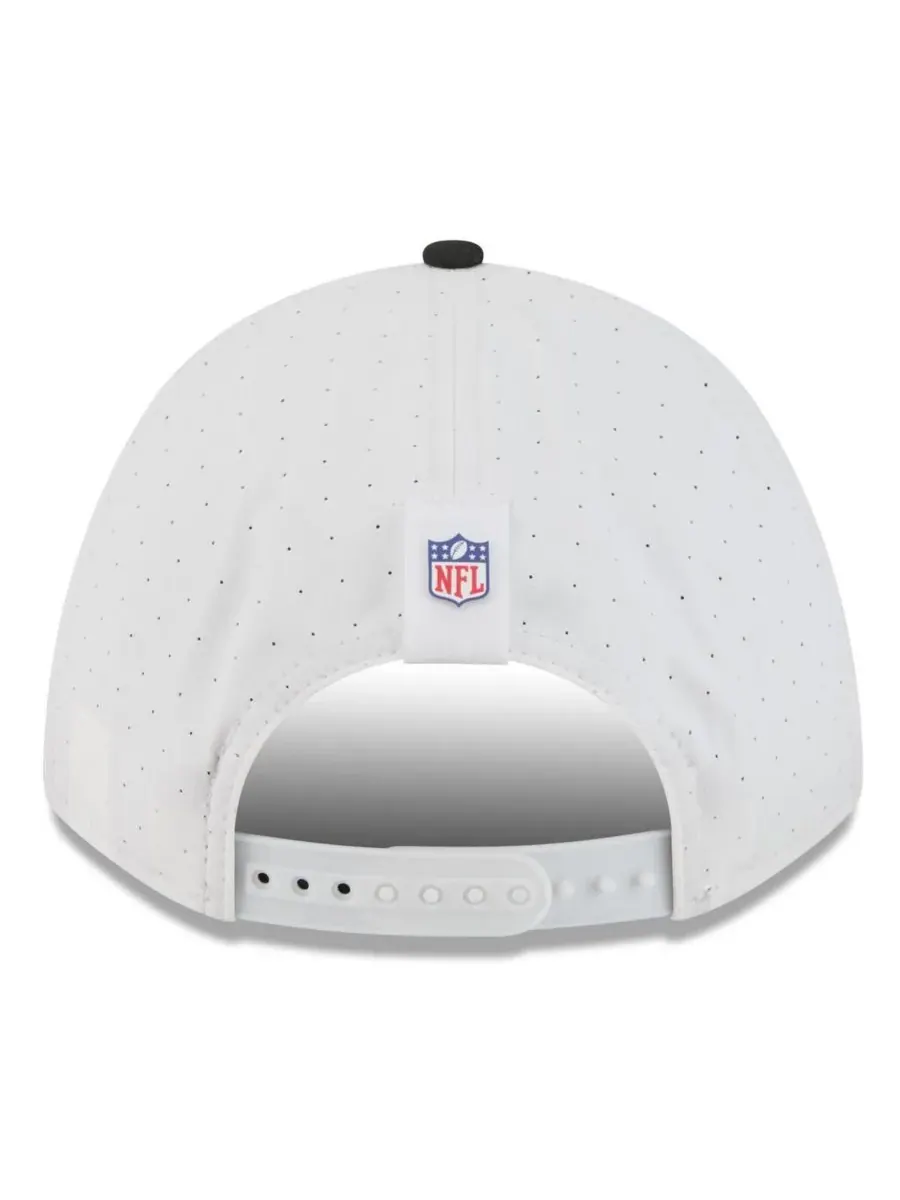 New Era Мужская бело-черная регулируемая кепка Las Vegas Raiders 2025 NFL Training Camp A-Frame — изображение 2 из 4