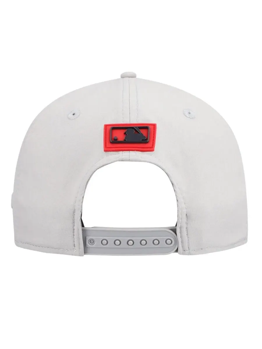 Кепка с козырьком Atlanta Braves 2026 Clubhouse 9SEVENTY New Era — изображение 4 из 4, серый