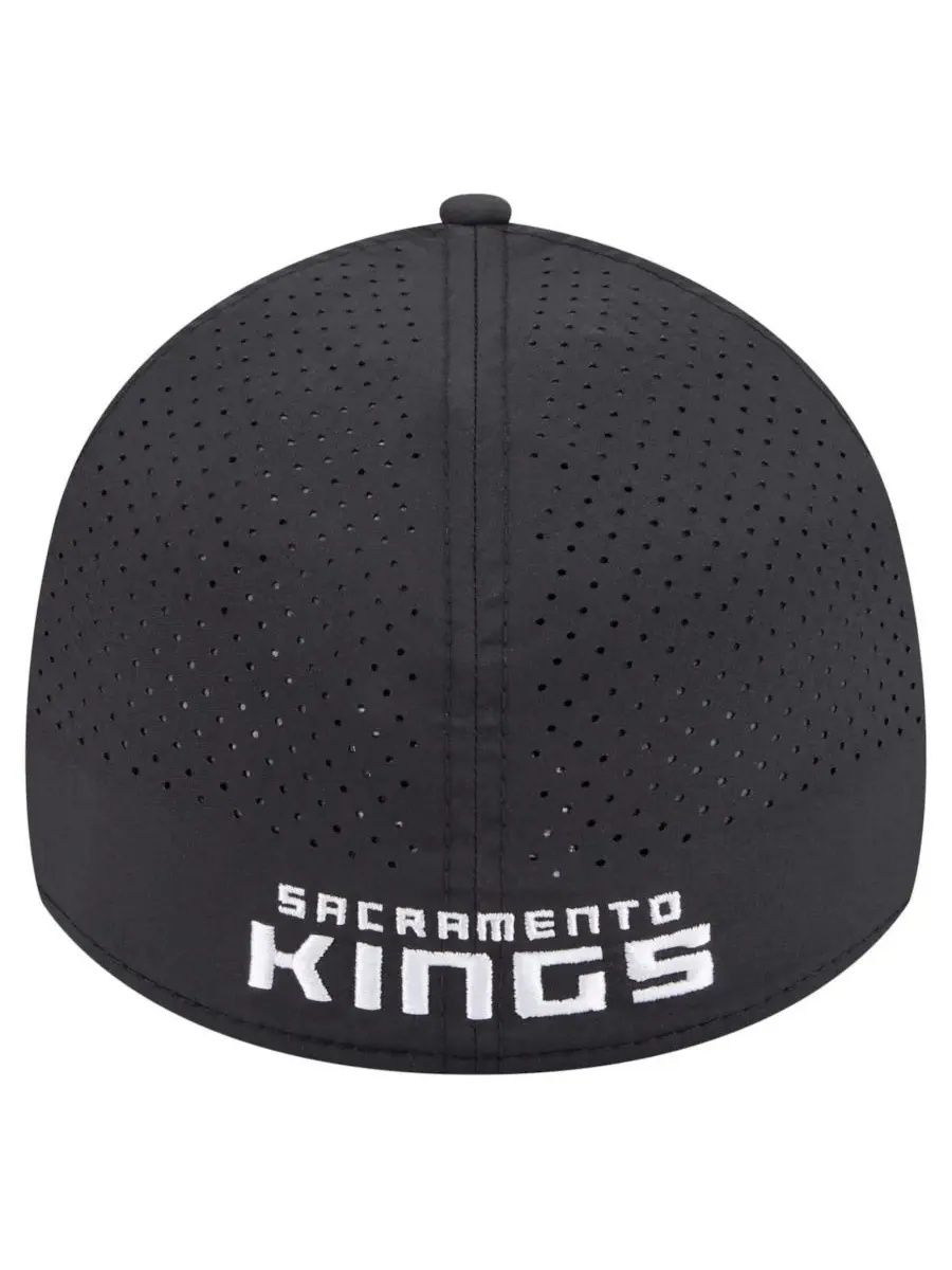New Era Мужская черная бейсболка Sacramento Kings Featherweight Poly Rope Flex 39Thirty — изображение 5 из 5, черный