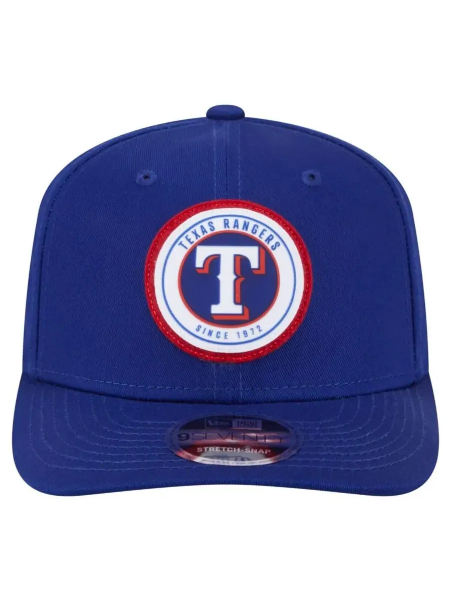 Мужская бейсболка Royal Texas Rangers с круглой нашивкой и застежкой-липучкой 9SEVENTY New Era — изображение 3 из 4