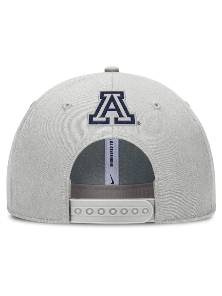 Кепка Nike Arizona Wildcats 2025 Sideline Dust Pinched Rise — изображение 4 из 4, серый