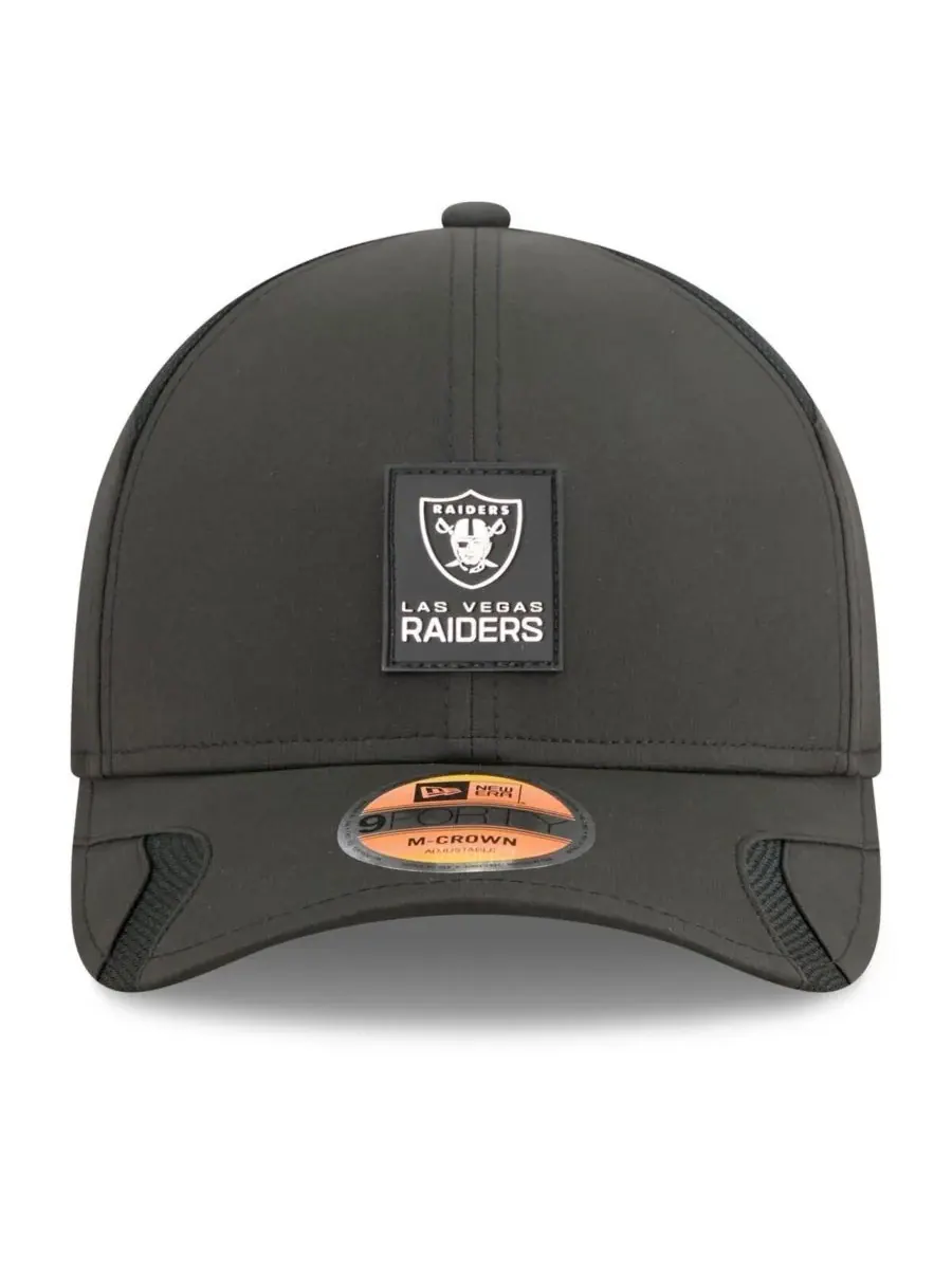 New Era Мужская черная регулируемая кепка Las Vegas Raiders 2025 Sideline M-Crown 9FORTY — изображение 5 из 5, черный