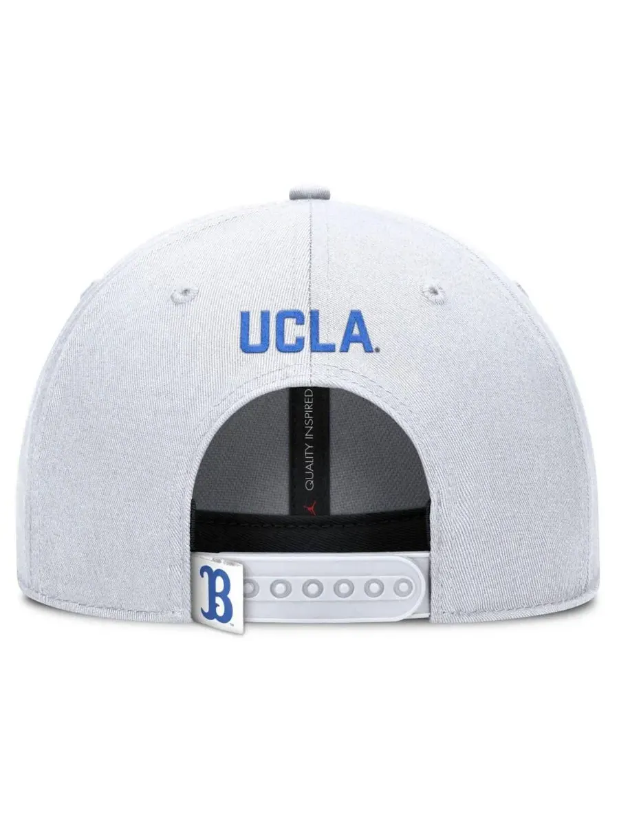 Jordan Мужская белая регулируемая бейсболка UCLA Bruins 2025 On-Field Rise Performance — изображение 4 из 4, белый