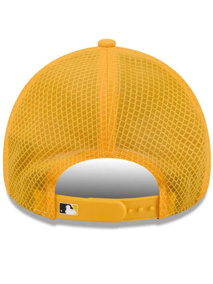 Бейсболка Нью-Эра Pittsburgh Pirates 2026 Batting Practice Apex 9FORTY — изображение 2 из 4, золото