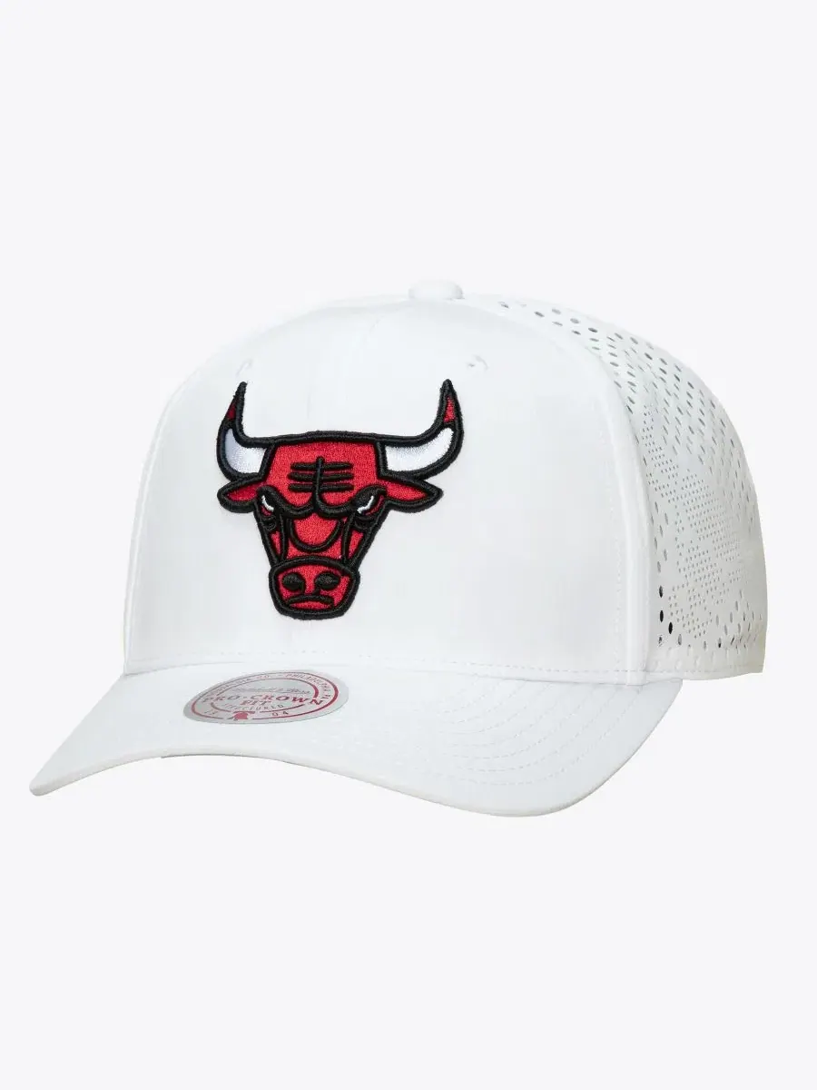 Кепка-снапбек с вышивкой Chicago Bulls Mitchell & Ness