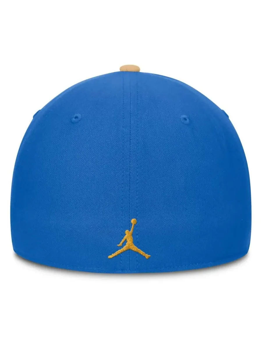 Jordan Мужская золотисто-синяя кепка UCLA Bruins 2025 Sideline Rise Local Performance Flex Hat — изображение 4 из 4