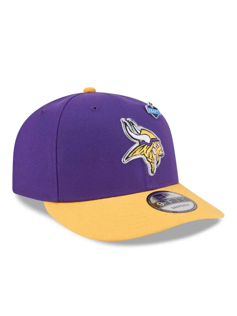 Кепка-снэпбек New Era Minnesota Vikings 2026 NFL Draft On Stage Pre-Curved 9FIFTY — изображение 3 из 5, фиолетовый золотистый