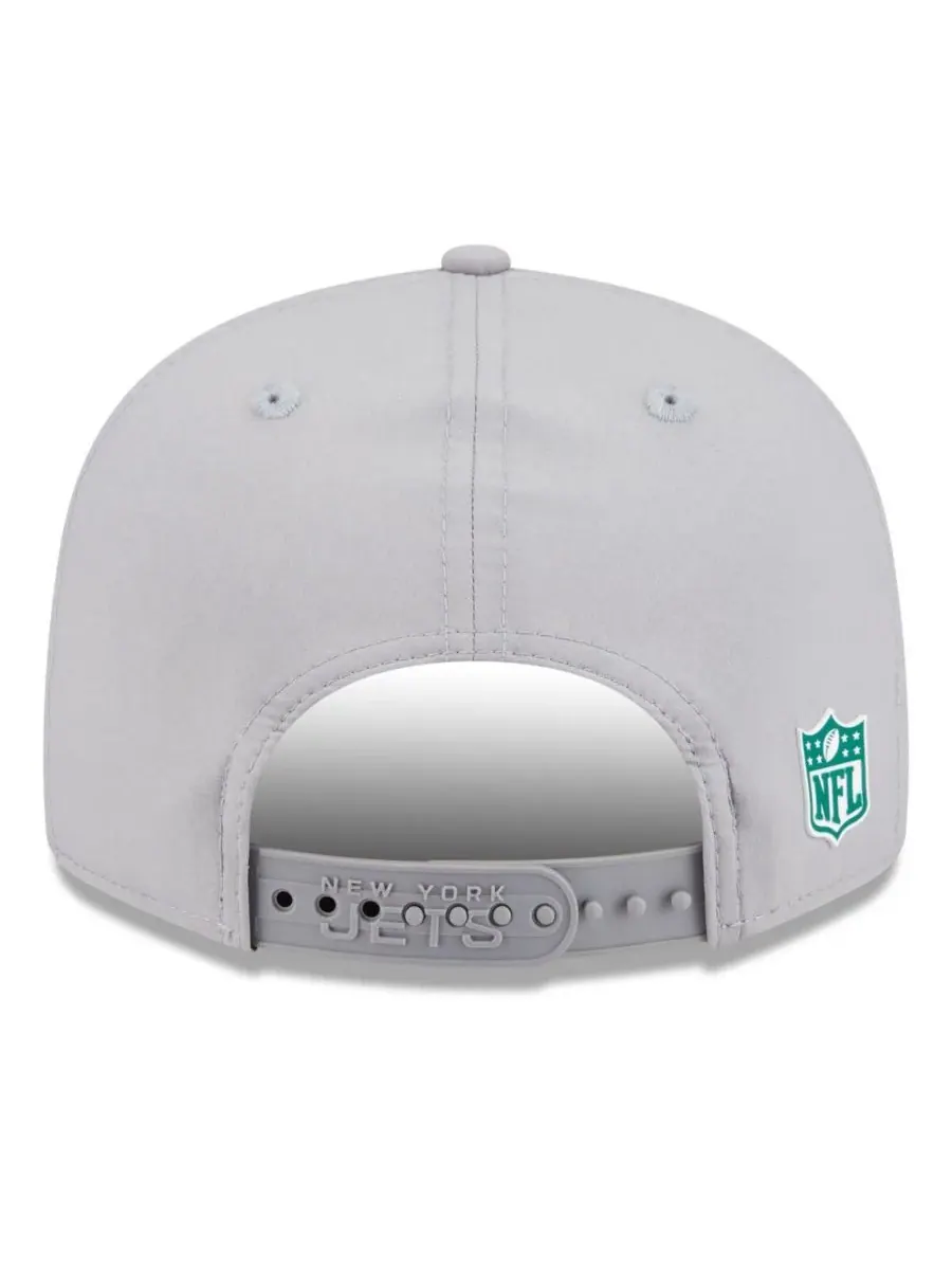 New Era Мужская серая кепка New York Jets 2025 Sideline Split Panel 9FIFTY Snapback — изображение 2 из 5, серый